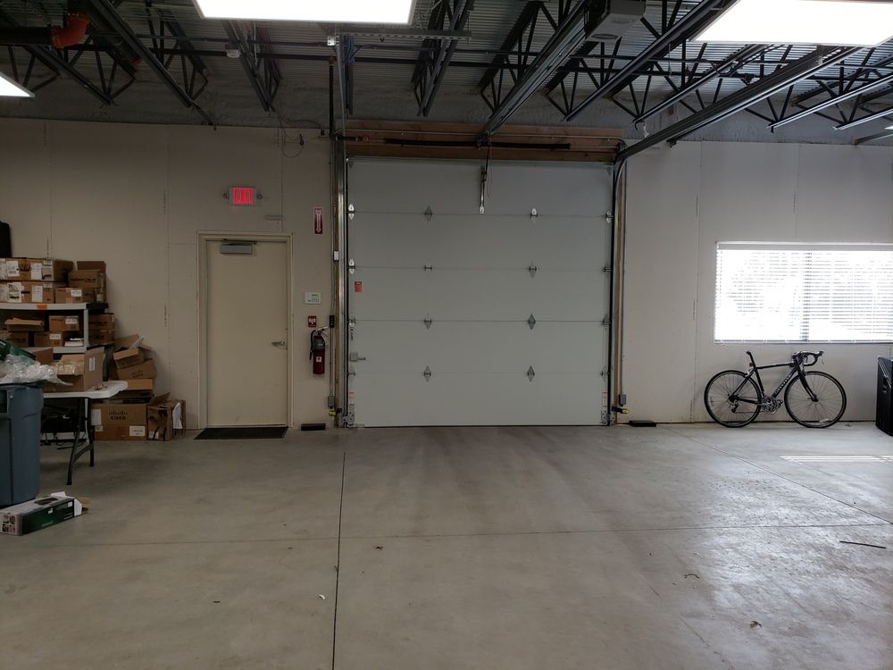 Industrial For Lease: 65 Dartmouth Dr, Auburn, NH 03032
